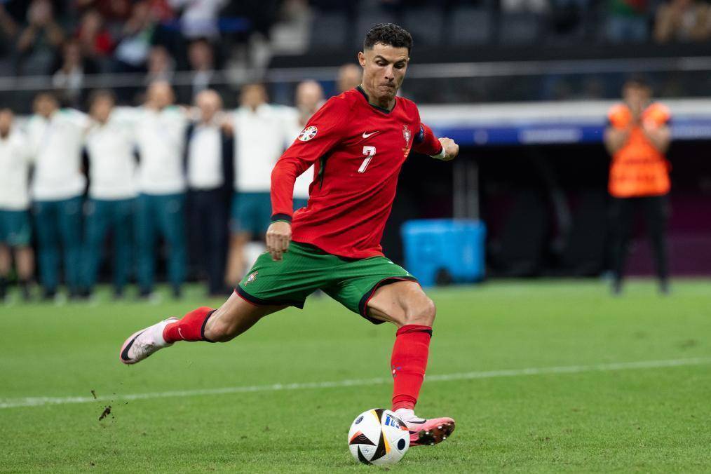 在本月雄鹿 在本月雄鹿